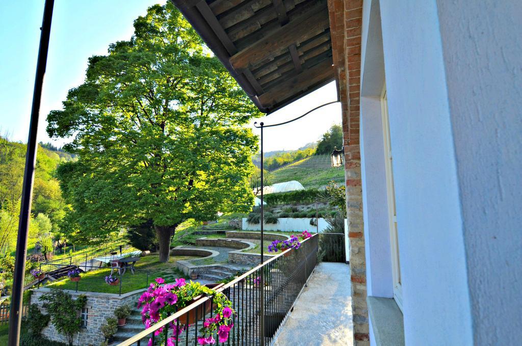 Cascina Il Convivio Vendégház Diano dʼAlba Szoba fotó