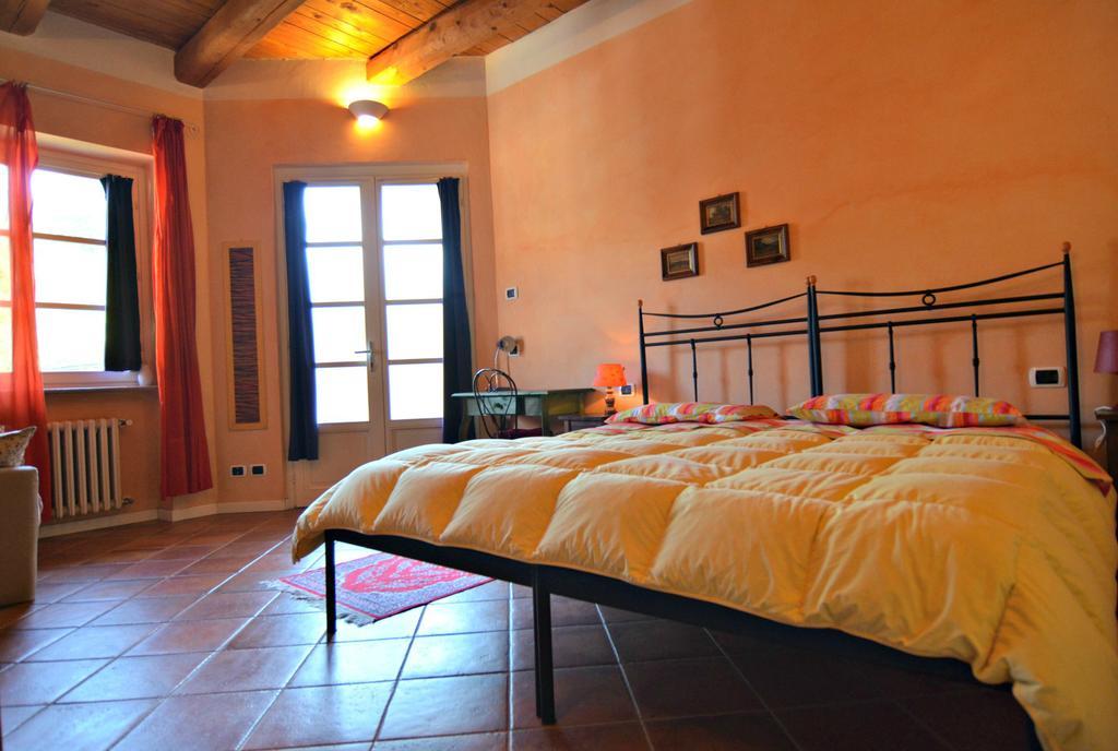 Cascina Il Convivio Vendégház Diano dʼAlba Kültér fotó