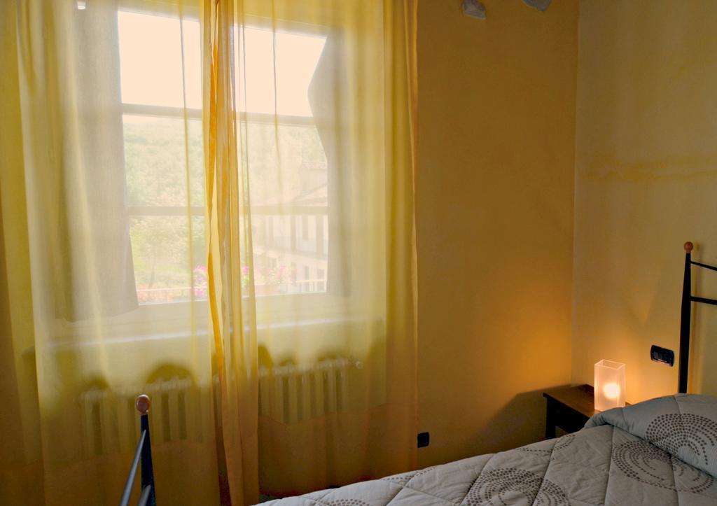 Cascina Il Convivio Vendégház Diano dʼAlba Szoba fotó