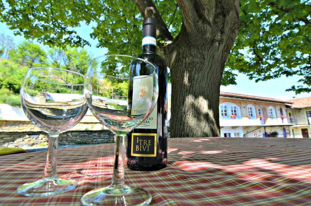 Cascina Il Convivio Vendégház Diano dʼAlba Kültér fotó