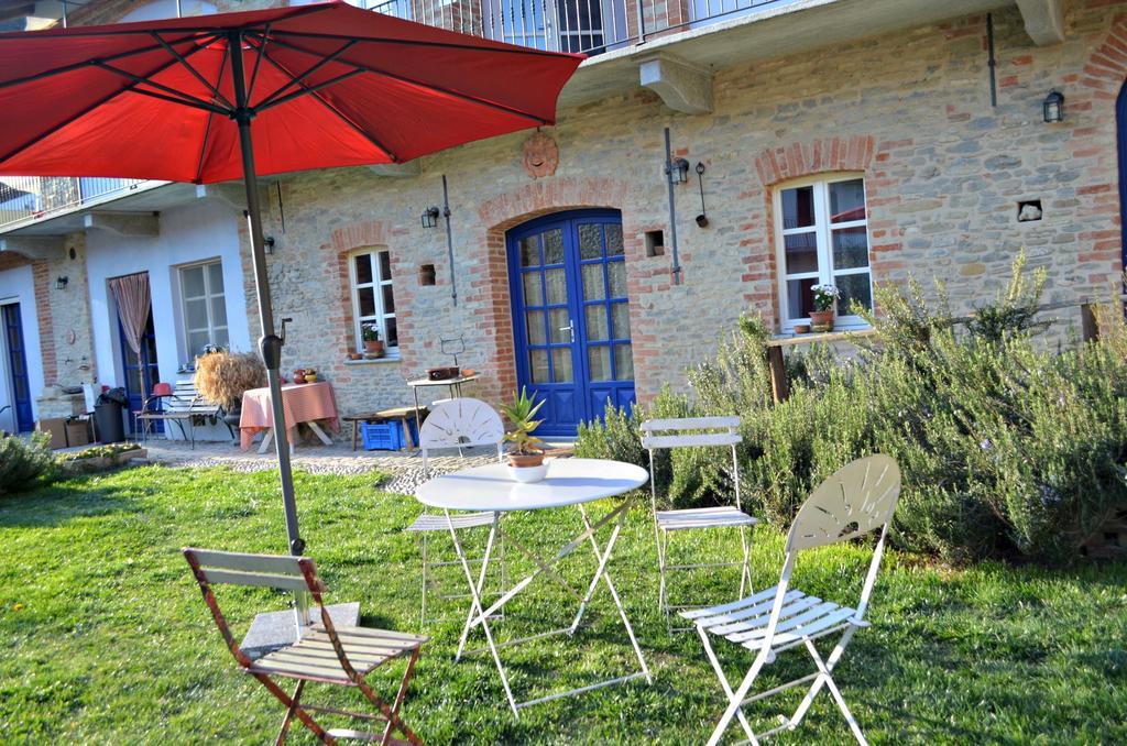 Cascina Il Convivio Vendégház Diano dʼAlba Kültér fotó