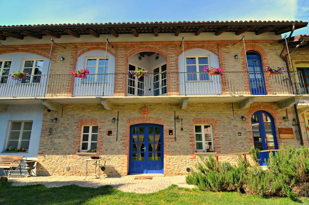 Cascina Il Convivio Vendégház Diano dʼAlba Kültér fotó