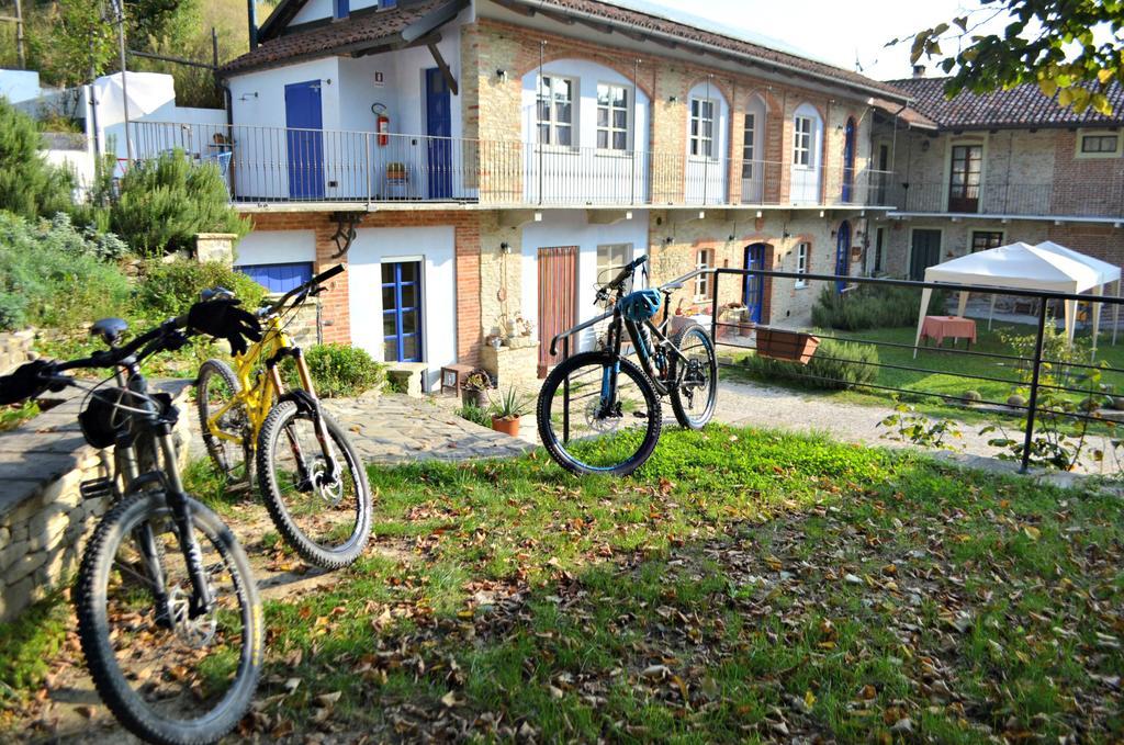 Cascina Il Convivio Vendégház Diano dʼAlba Kültér fotó