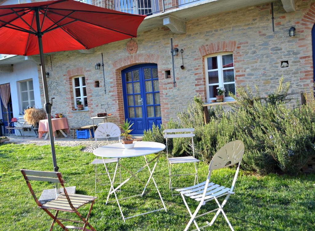 Cascina Il Convivio Vendégház Diano dʼAlba Kültér fotó